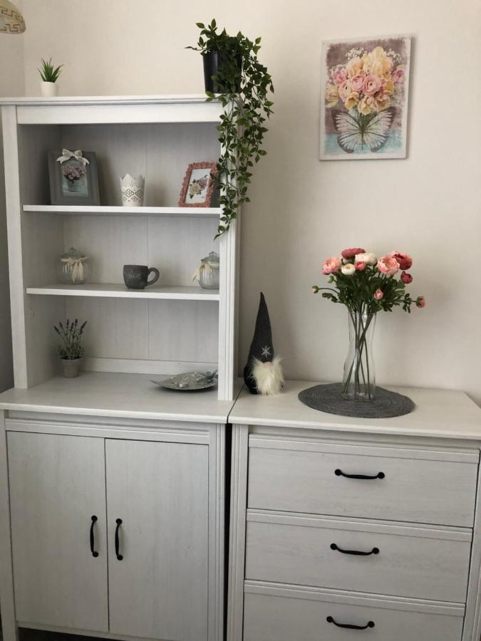 Appartement Katus Apartman à Eger Extérieur photo