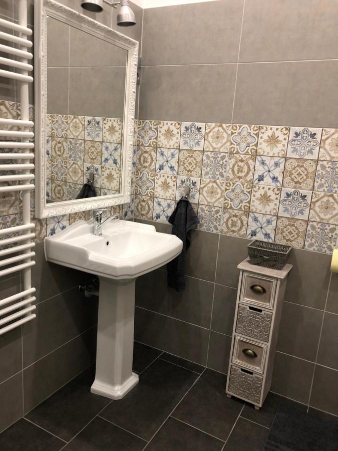 Appartement Katus Apartman à Eger Extérieur photo
