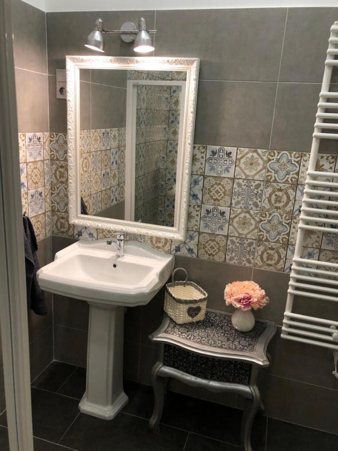 Appartement Katus Apartman à Eger Extérieur photo