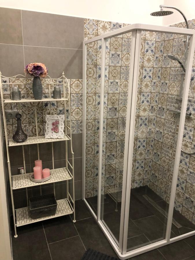 Appartement Katus Apartman à Eger Extérieur photo