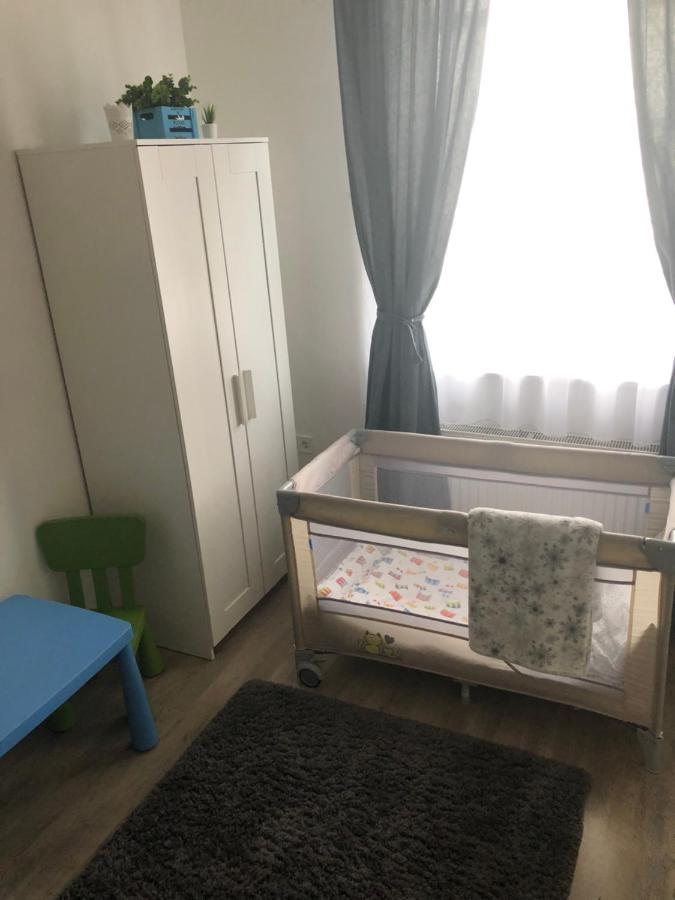 Appartement Katus Apartman à Eger Extérieur photo