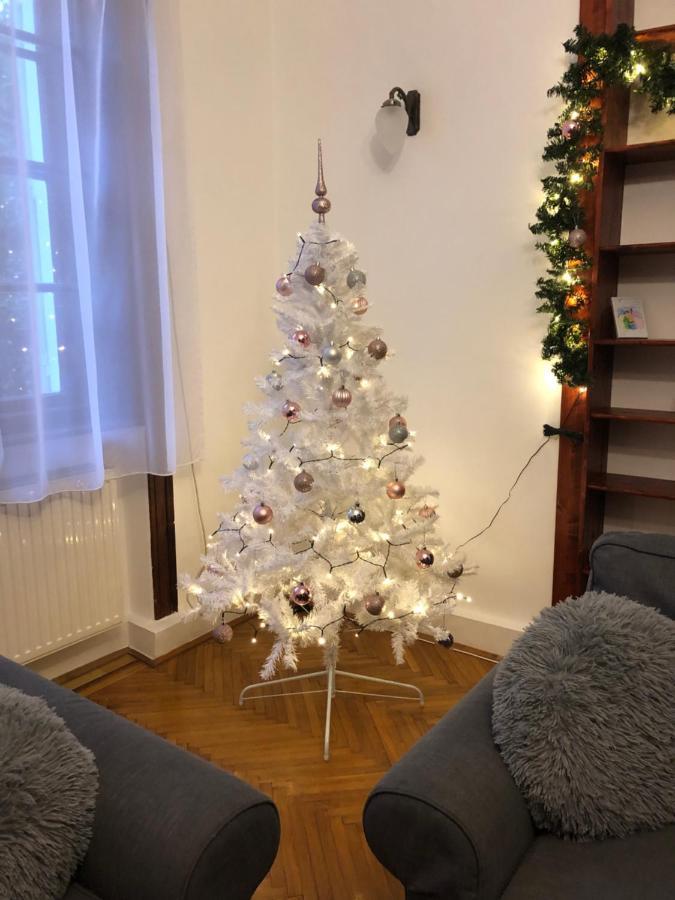 Appartement Katus Apartman à Eger Extérieur photo