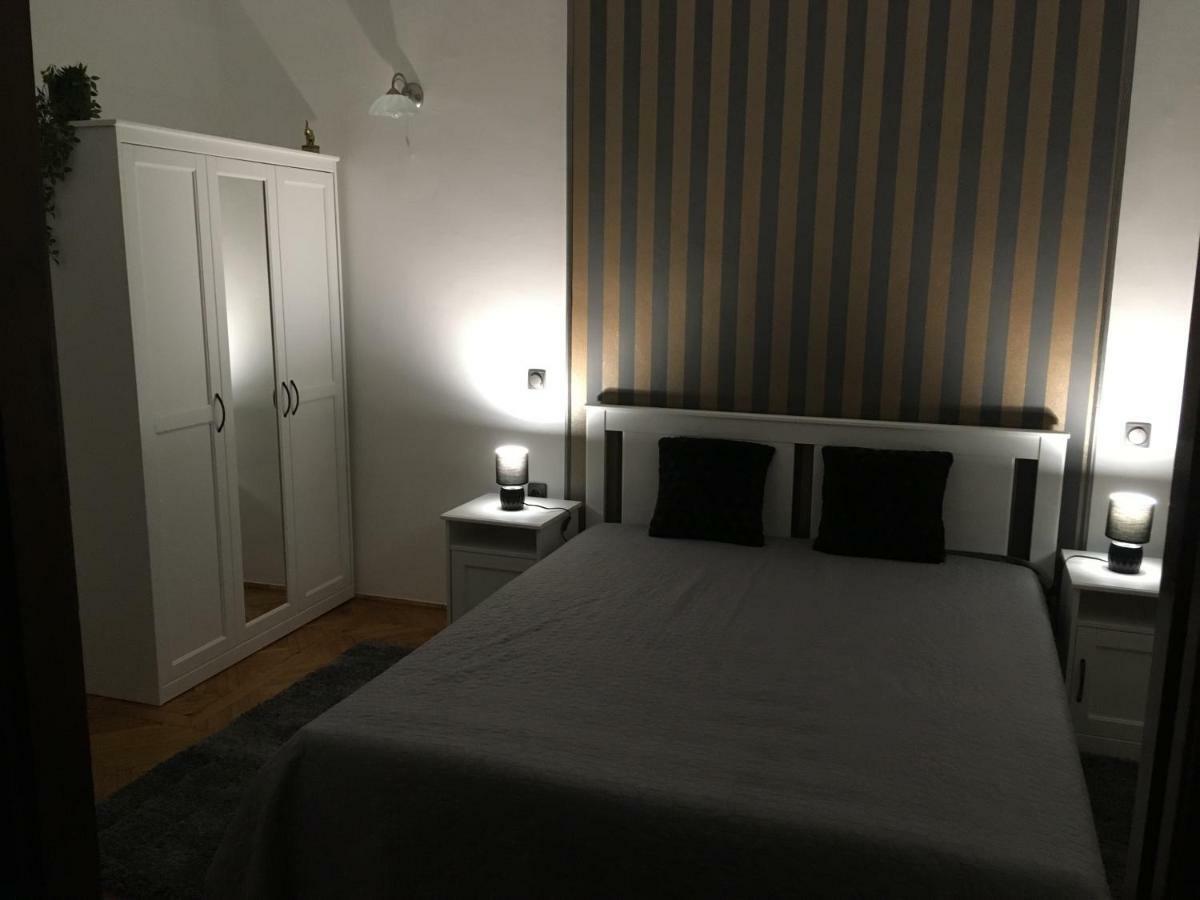 Appartement Katus Apartman à Eger Extérieur photo