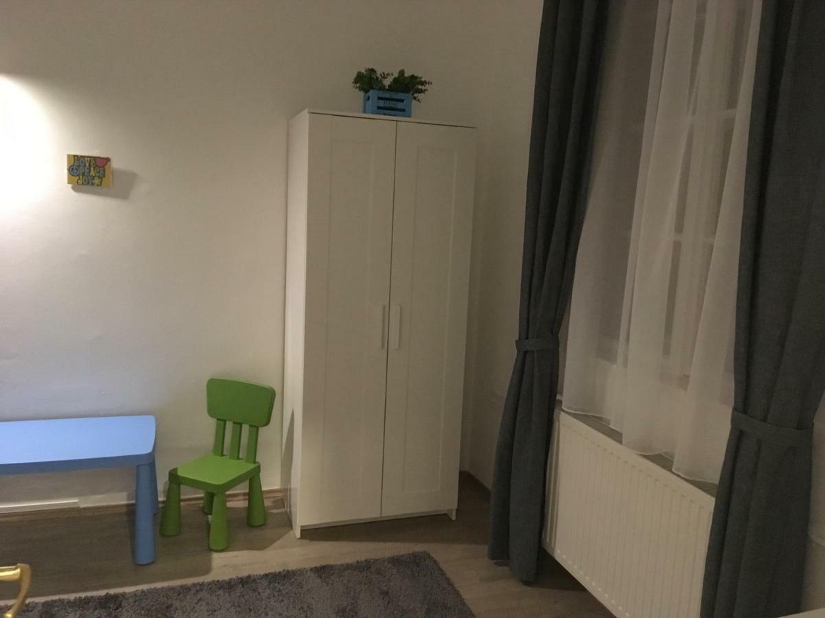 Appartement Katus Apartman à Eger Extérieur photo