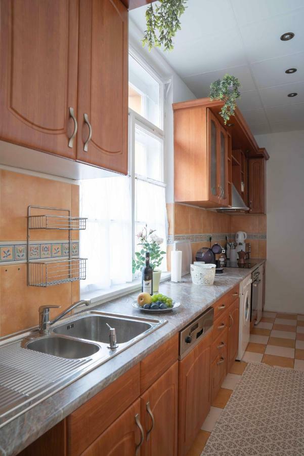 Appartement Katus Apartman à Eger Extérieur photo